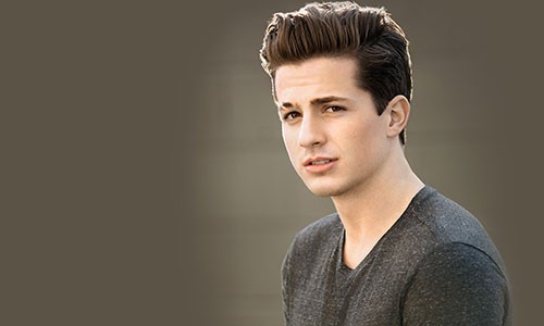 Charlie Puth se bieu dien trong dem chung ket Miss Universe 2015